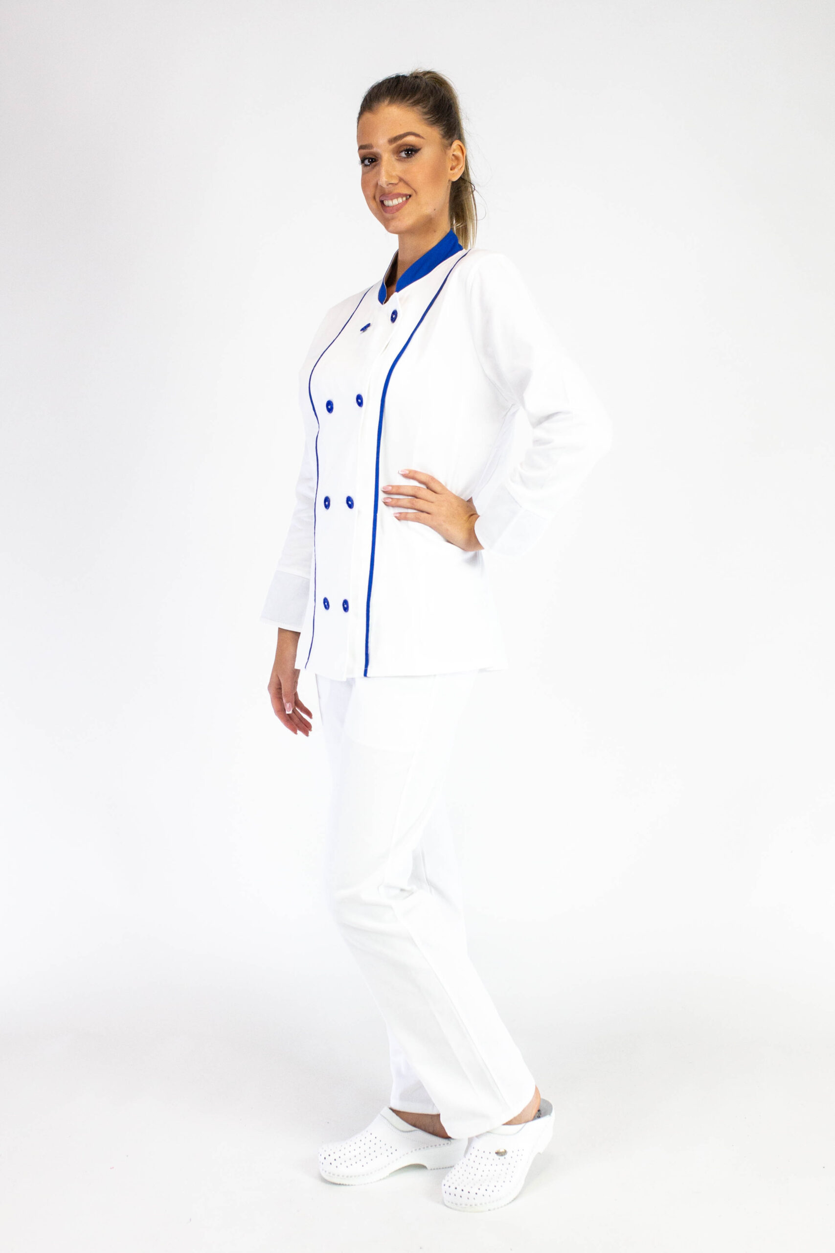 1-Kuvarska uniforma zenska PLEASURE Komplet belo plavaa